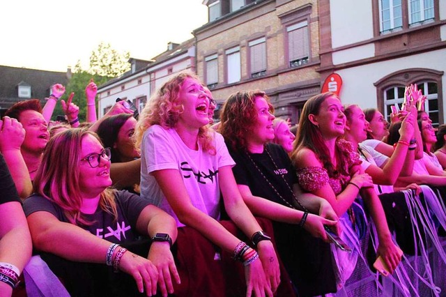 Fans beim Konzert von Wincent Weiss.  | Foto: Monika Weber
