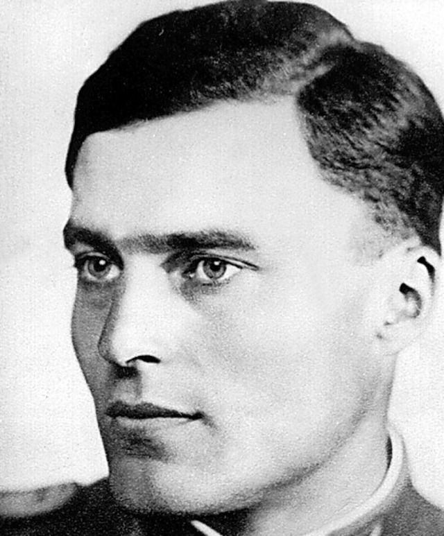 Das Recht ber den unrechtmigen Befe...lt: Claus Schenk Graf von Stauffenberg  | Foto: - (dpa)
