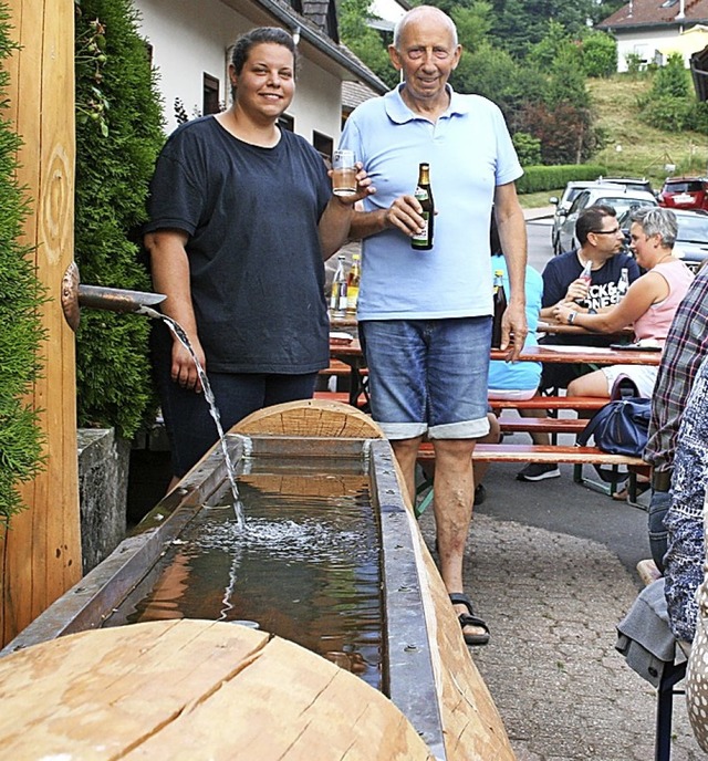 Alles neu:  Der Brunnen wurde aus eine...hlchtenhaus-Hofener Forst gefertigt.   | Foto: Ralph Lacher