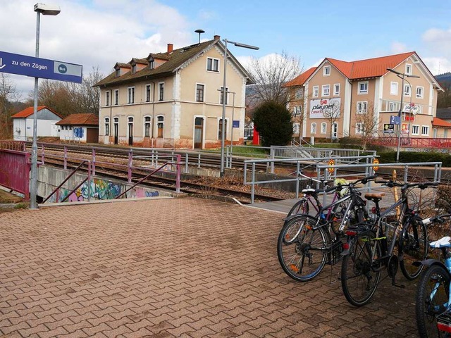 Wie der Bahnhof Brennet barrierefrei werden kann, ist Thema im Gemeinderat.  | Foto: Jrn Kerckhoff