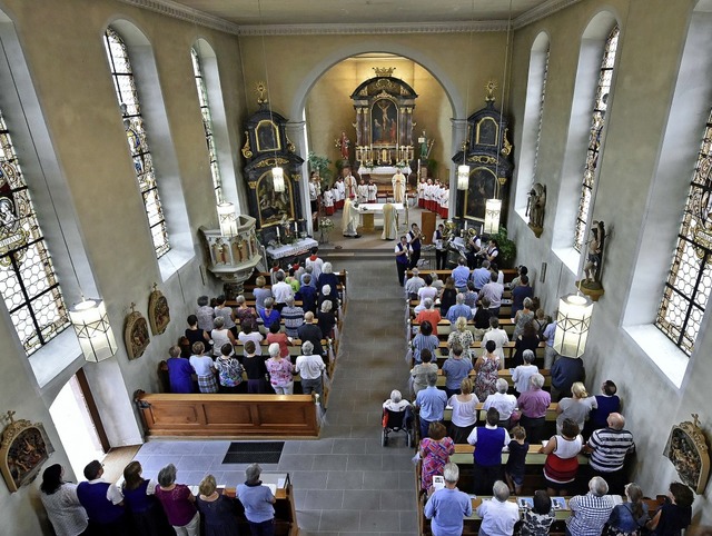 Den Festgottesdienst in St. Peter und ...zelebrierte Erzbischof Stephan Burger.  | Foto: Michael Bamberger