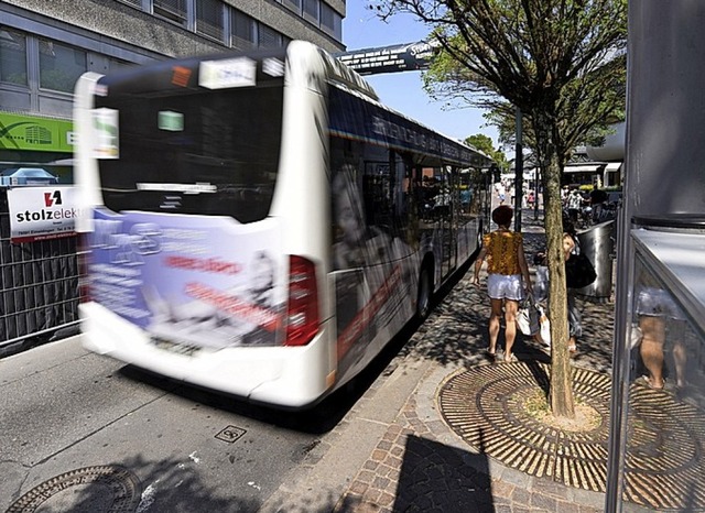 Der Stadtbus bleibt in Bewegung.  | Foto: Jonas Hirt