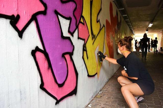 Bei einem Workshop in Gundelfingen lernen Jugendliche, worauf es bei Graffitis ankommt