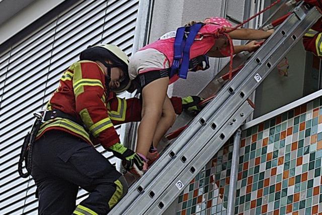 Testlauf fr den Brandschutz der Schule