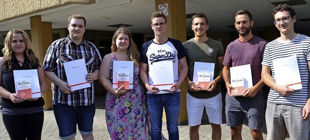 <BZ-FotoAnlauf>Gewerbeschule:  </BZ-Fo...Sozialpreis des Frdervereins erhielt.  | Foto: Schule