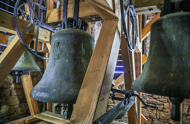 Die grte Glocke im Kirchengelut hngt  in der Mitte.  | Foto: Sandra Decoux-Kone