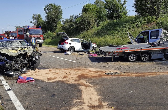 Bei einem Unfall auf der B 31 zwischen...erletzt, zwei davon lebensgefhrlich.   | Foto: Kamera 24