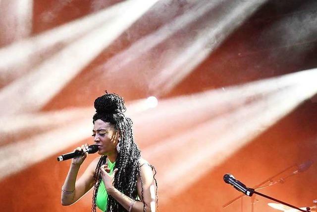 Fotos: Judith Hill und Lcia de Carvalho bei Stimmen im Lrracher Rosenfelspark