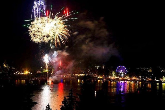 Lichter am Himmel: Feuerwerk in Titisee.  | Foto: Hochschwarzwald Tourismus