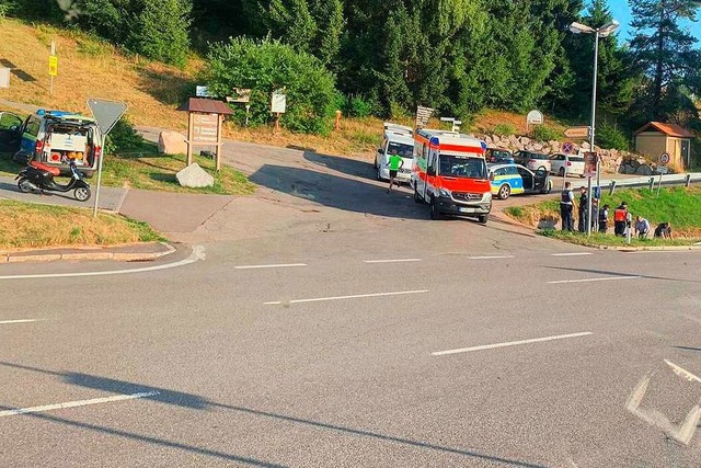 Jede medizinische Hilfe kam fr den gestrzten Motorrollerfahrer zu spt.  | Foto: Kamera24