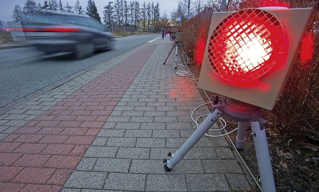 Im Gegensatz zu festinstallierten Blit...mobile Blitzgerte mehr Flexibilitt.   | Foto: Jens Bttner