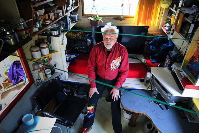 Ulrich wohnt seit 17 Jahren in einem Bauwagen.  | Foto: Joshua Kocher