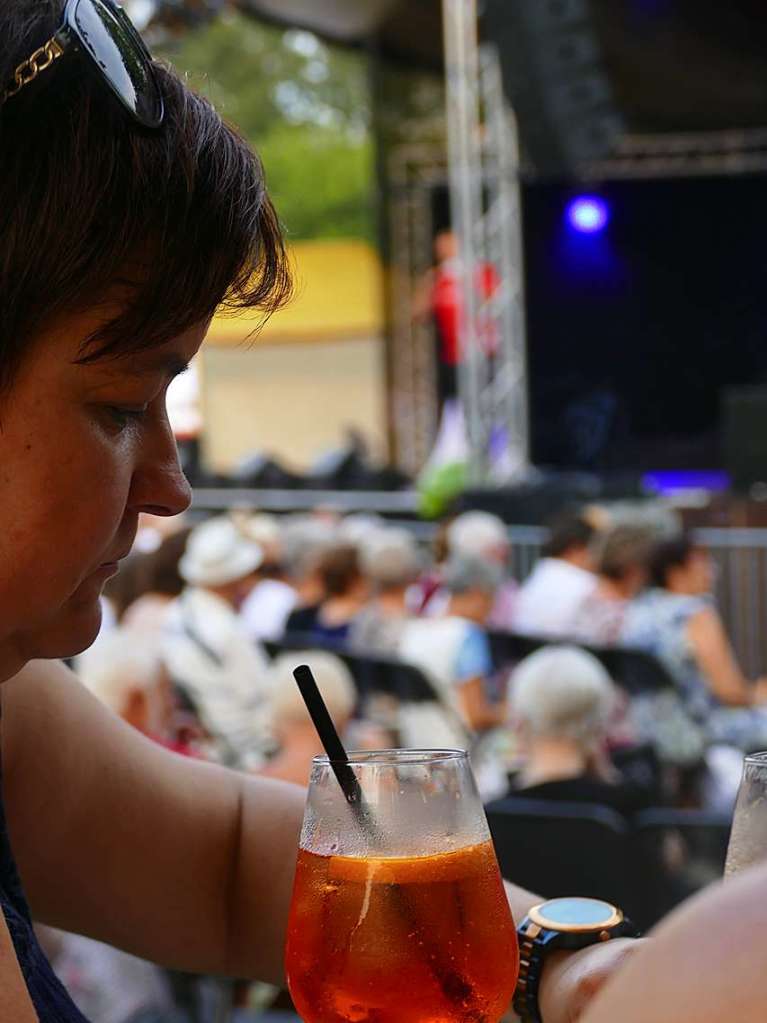 Hochprozentige Erfrischung beim Open-Air mit Schlagerstar Semino Rossi und Reiner Kirsten.