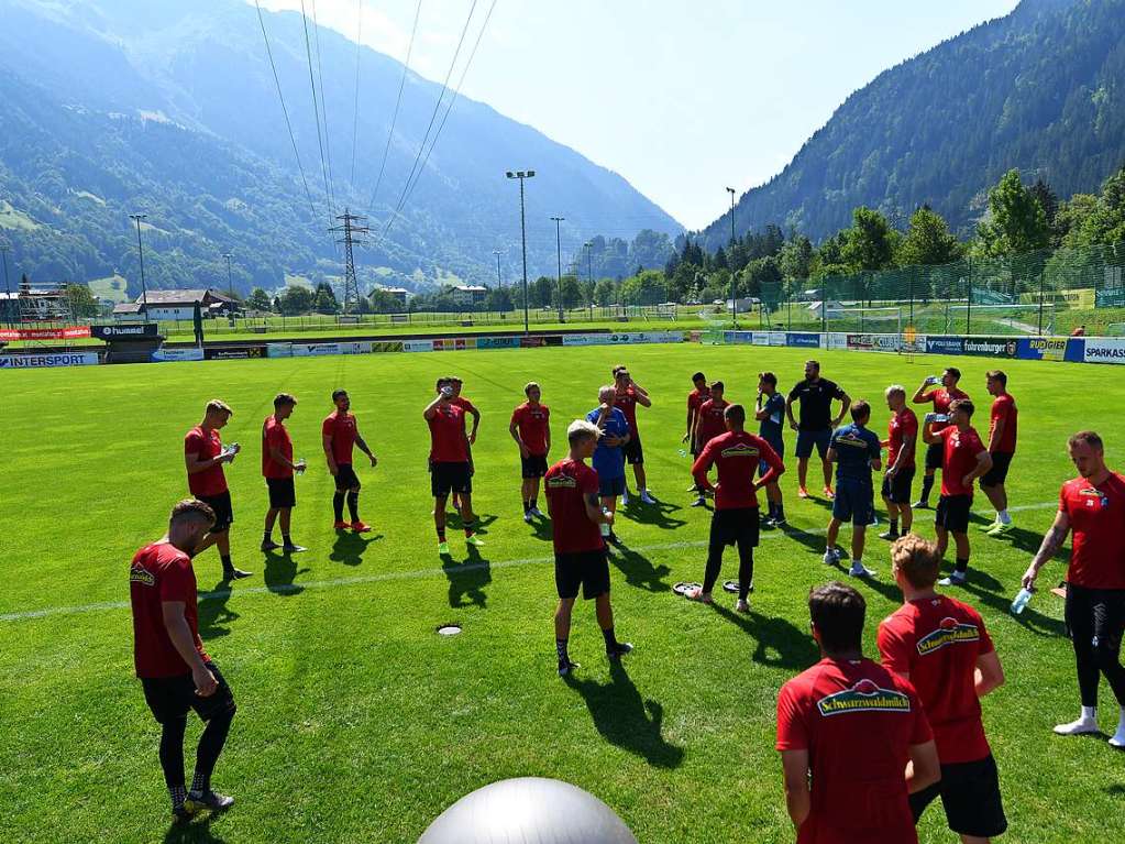 Der SC Freiburg bereitet sich in Schruns auf die Bundesliga-Saison vor.