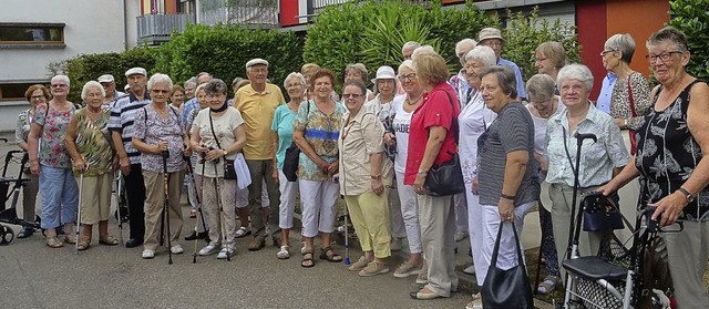 Nach der Fahrt lud der OB die Senioren noch zum Imbiss ein.   | Foto: Yvonne Siemann
