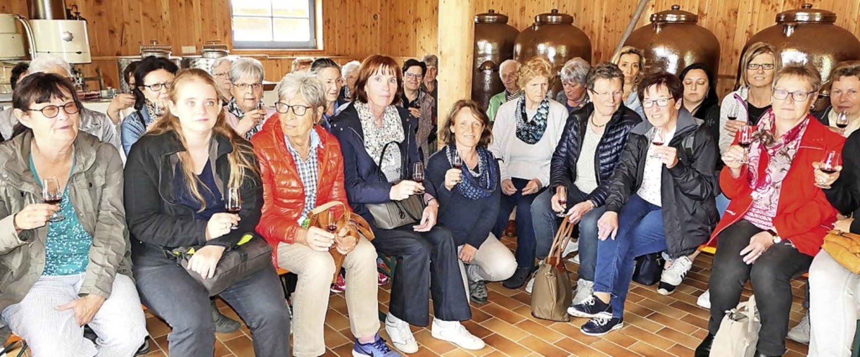 <BZ-FotoAnlauf>Frauenverein Hasel: </B...uf>Gesellige Verkostung in Schnenbach  | Foto: Frauenverein