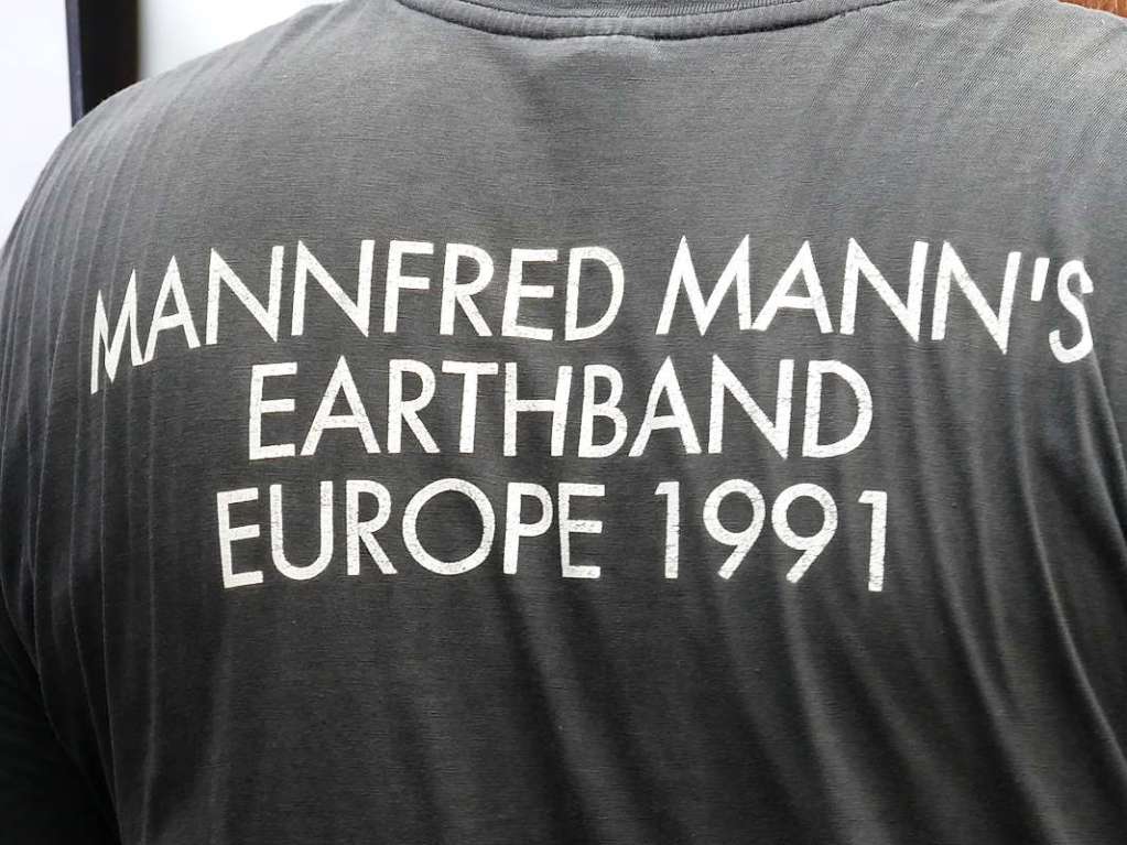 Rock-Legende Manfred Mann konnte mit seiner Earth Band im Bad Krozinger Kurpark nur fnf Songs spielen, dann wurde am Freitag um 21.40 Uhr das Open Air wegen des Gewitters abgebrochen. 2200 Besucher flchteten ins Kurhaus.