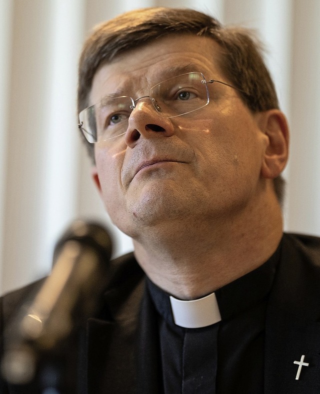 Die von  Erzbischof Stephan Burger ein...at ihren Zwischenbericht vorgestellt.   | Foto: Patrick Seeger (dpa)