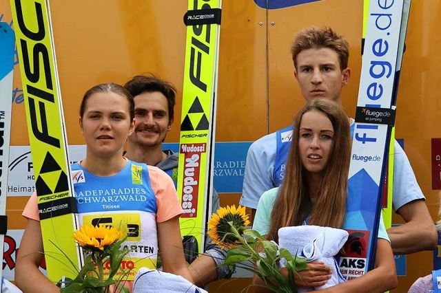 Das deutsche Mixed Team (von links): A...tag, Juliane Seyfarth und Karl Geiger.  | Foto: Joachim Hahne