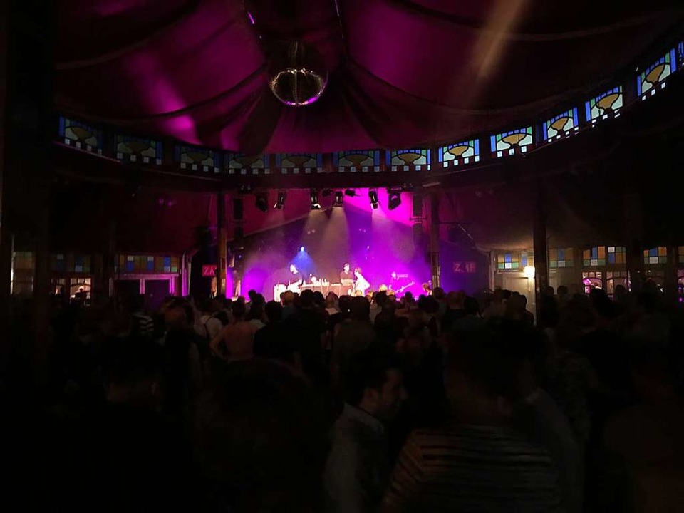 Jazzanova prsentieren ihr aktuelles Album im ZMF-Spiegelzelt.  | Foto: Valentin Heneka