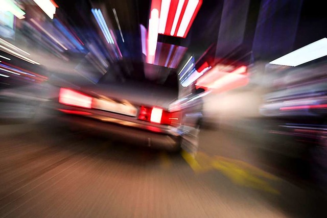 Ein betrunkener Autofahrer verliert di...Vorgarten zum Stillstand (Symbolbild).  | Foto: Felix Kstle