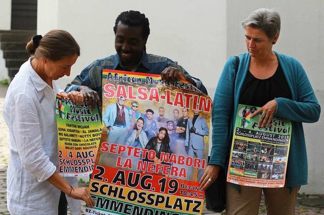 Beate Desenzani, Raphael Kofi, Irene L...itungen fr das African Music-Festival  | Foto: Patrik Mller