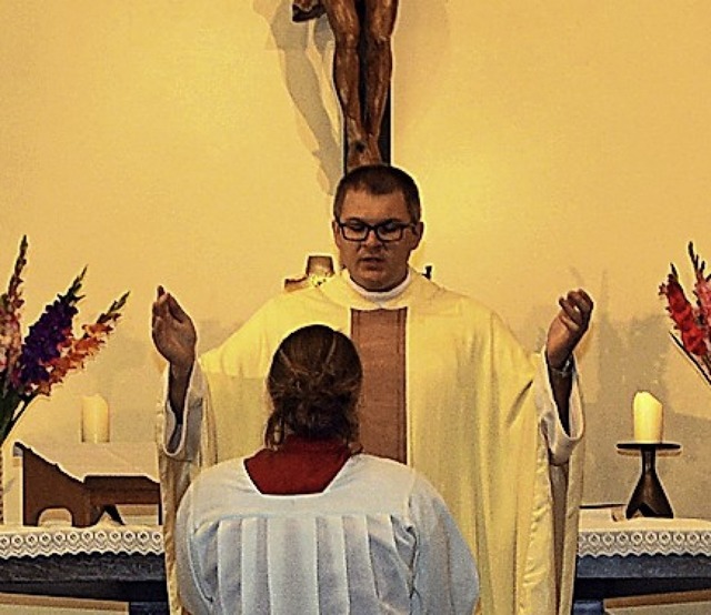 Pfarrer Andreas zelebrierte den Gottesdienst zum Annafest.   | Foto: Stefan Pichler