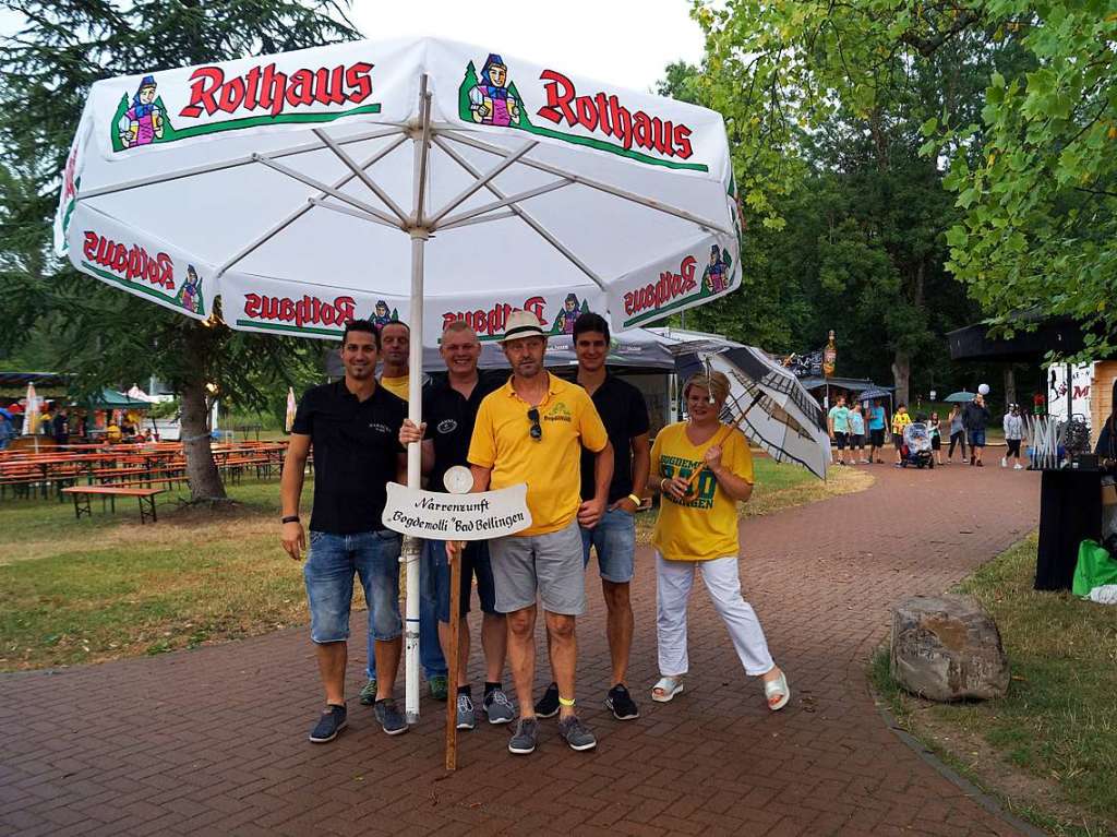 Schne Stimmung und entspannte Atmosphre beim Lichterfest im Kurpark Bad Bellingen.