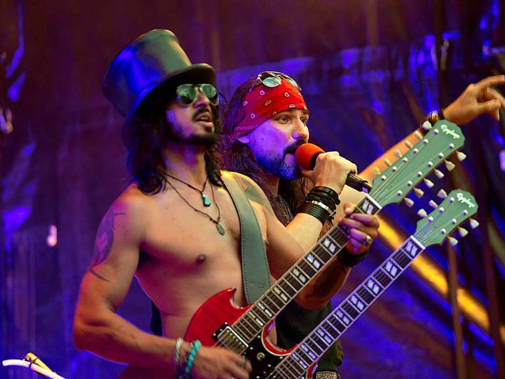 Die Musik von Guns n’ Roses prsentierte die hollndische Tributeband Slash n’ Roses in Vollendung.