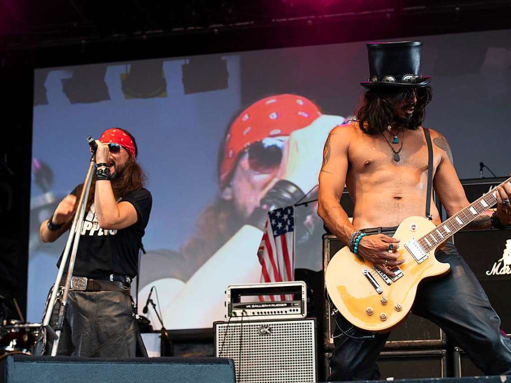 Die Musik von Guns n’ Roses prsentierte die hollndische Tributeband Slash n’ Roses in Vollendung.