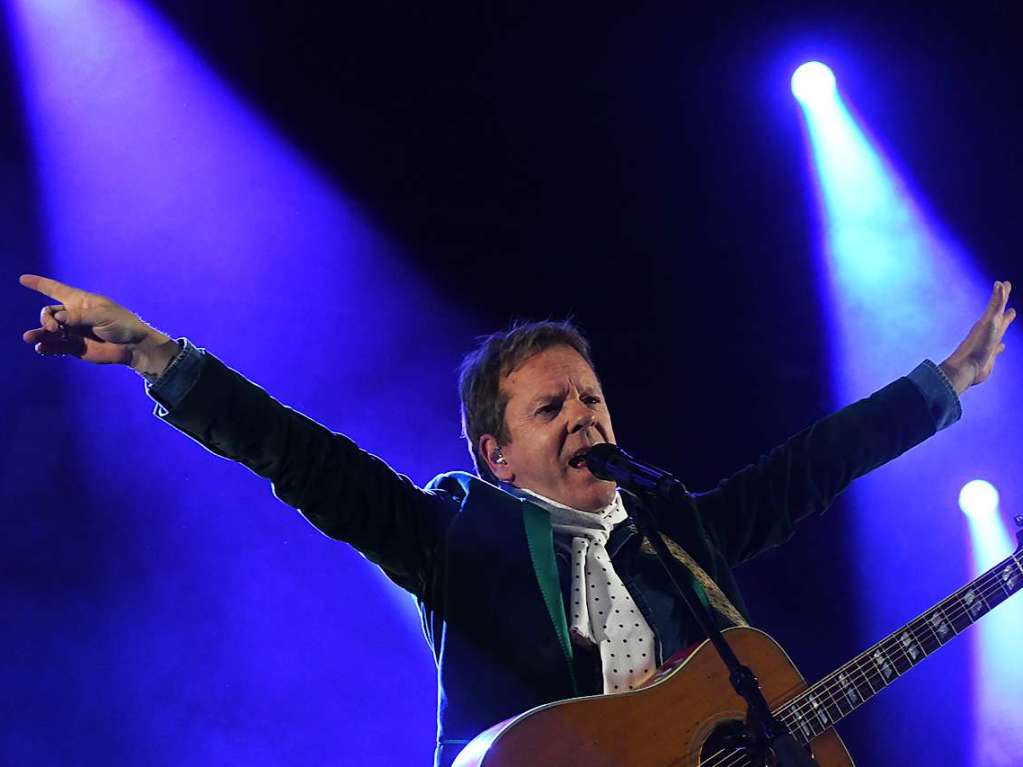 Impression vom Stimmenkonzert von Kiefer Sutherland im Lrracher Rosenfelspark