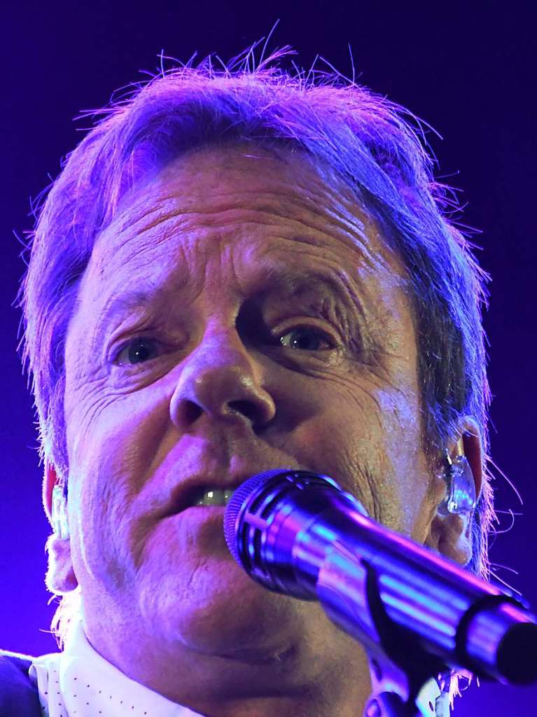 Impression vom Stimmenkonzert von Kiefer Sutherland im Lrracher Rosenfelspark