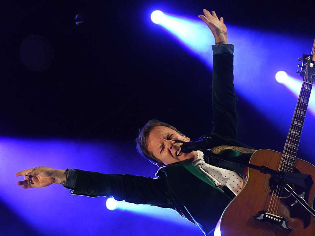 Impression vom Stimmenkonzert von Kiefer Sutherland im Lrracher Rosenfelspark