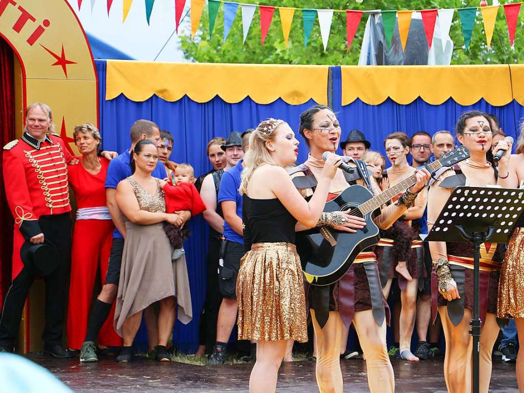 Geburtstagsstndchen zum 30. Jubilum des Circus Paletti