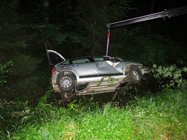 Am Auto entstand Totalschaden.  | Foto: Kantonspolizei Aargau