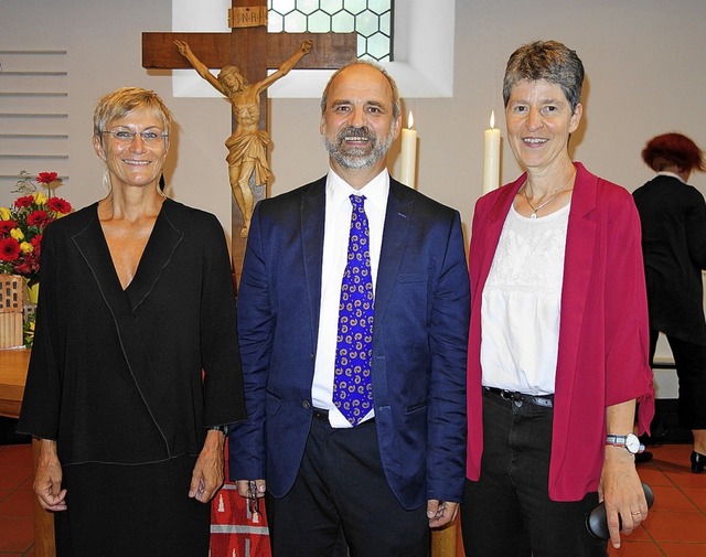 Einfhrungsgottesdienst des neuen Pfar...burg. Rechts: Dekanin Brbel Schfer.   | Foto: Gudrun Gehr