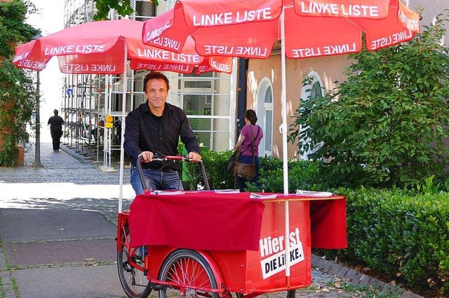 Owalds Begleiter im Wahlkampf: ein rotes Lastenrad.  | Foto: Mark Alexander