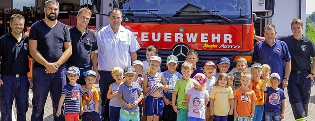 <BZ-FotoAnlauf>Huttinger Kinder </BZ-F...en und lernten bei der Feuerwehr viel.  | Foto: Barbara Schnell