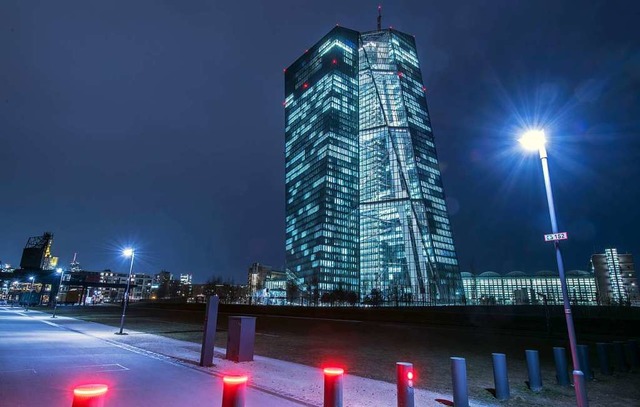 Mchtige Institution &#8211; die EZB in Frankfurt  | Foto: Boris Roessler (dpa)