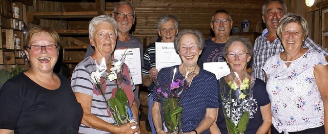 Unser Bild zeigt die drei Urlaubspaare...erein und Gastwirt Thomas Gerspacher.   | Foto: Werner Probst