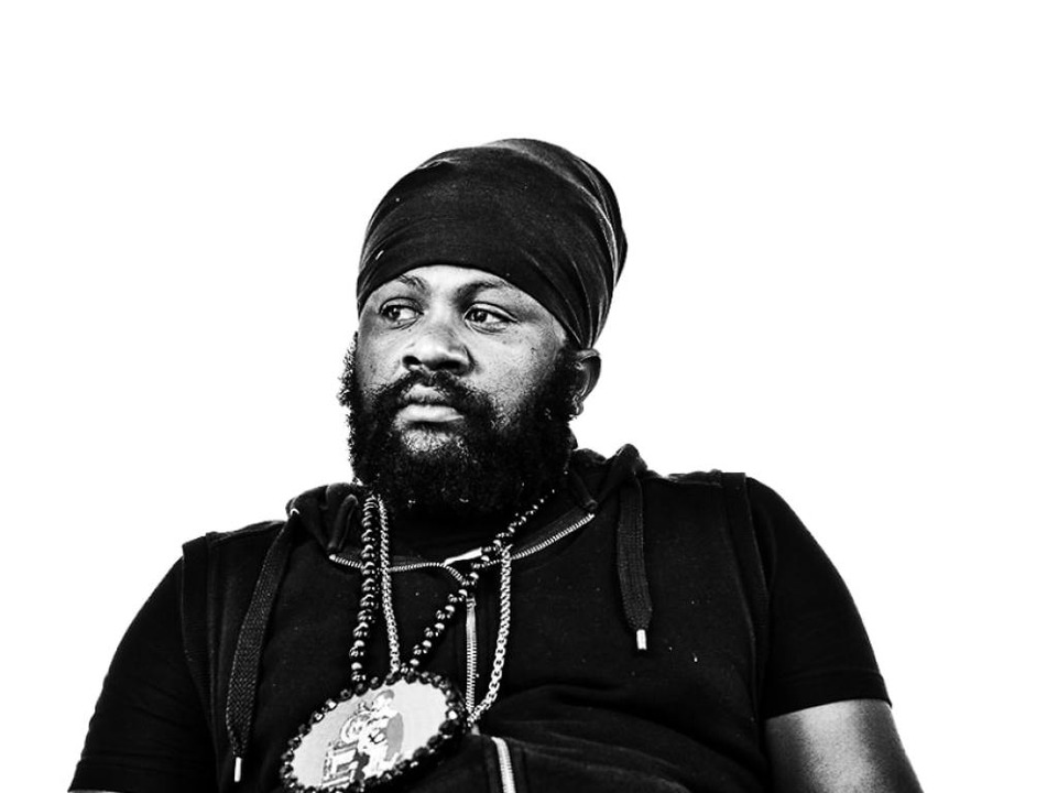 Der jamaikanische Reggae-Sänger Fantan... auf dem Emmendinger Schlossplatz auf.  | Foto: Promo