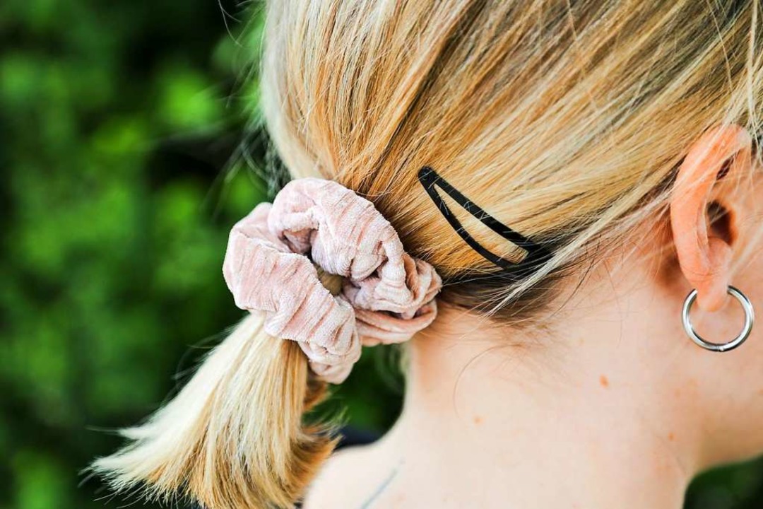 Auffällige Haarspangen, Klammern und S... schmückt man diesen Sommer sein Haar,  | Foto: Huber
