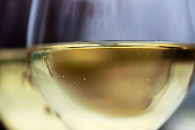 Es muss zwar nicht immer Wein sein, ab...ommt auf den Festen der Region gut an.  | Foto: Daniel Karmann (dpa)