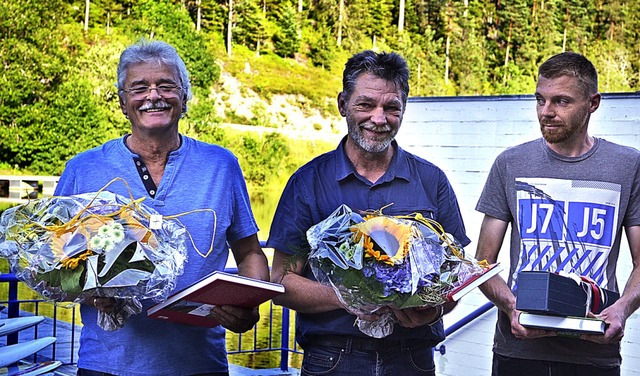 Walter Schwarz (von links), Wolfgang u...lde wurden fr ihr Engagement geehrt.   | Foto: Liane Schilling