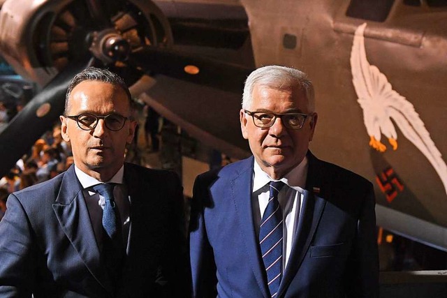 Der deutsche Auenminister Heiko Maas ...n Kollegen  Jacek Czaputowicz (rechts)  | Foto: JANEK SKARZYNSKI (AFP)