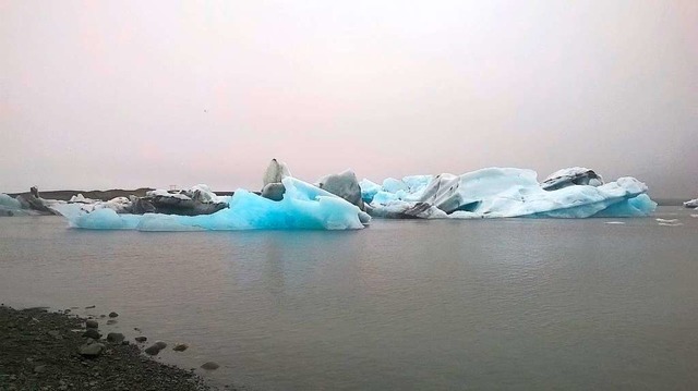 Ein Stck vereistes Island  | Foto: Angelika Weisser