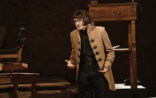 So sieht er als Zwingli aus: Jrg Kienberger im Theater im Hof in Aktion   | Foto: Juri Junkov