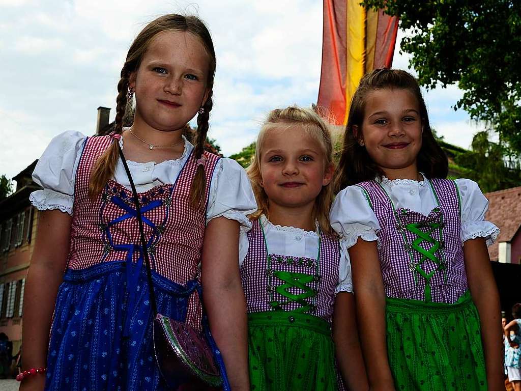 Mit Umzug und Krnung der neuen Markgrfler Weinprinzessin Jessica Himmelsbach ging es am Freitag los. Noch bis Montag hat das Weinfest in Staufen geffnet.