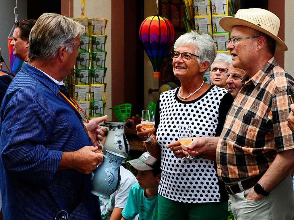 Mit Umzug und Krnung der neuen Markgrfler Weinprinzessin Jessica Himmelsbach ging es am Freitag los. Noch bis Montag hat das Weinfest in Staufen geffnet.