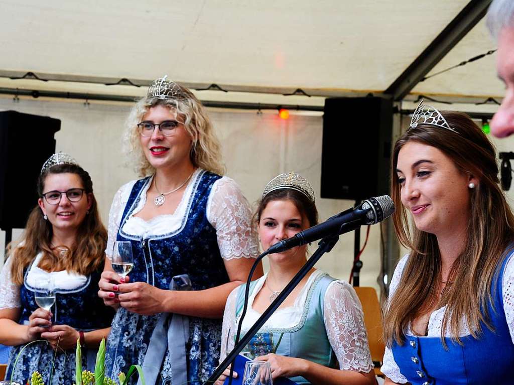 Mit Umzug und Krnung der neuen Markgrfler Weinprinzessin Jessica Himmelsbach ging es am Freitag los. Noch bis Montag hat das Weinfest in Staufen geffnet.